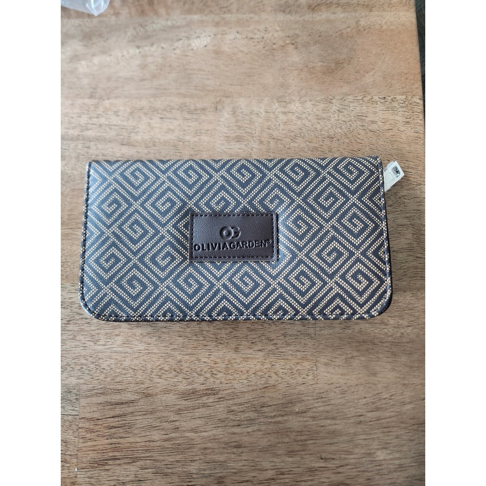 Olivia Garden Brush Case Travel Bag Brown Geometric Zipper